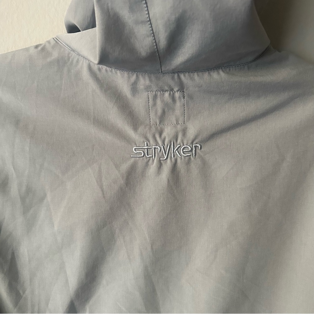 Vuori Outdoor Trainer Shell in Light Grey Medium - Picture 15 of 16